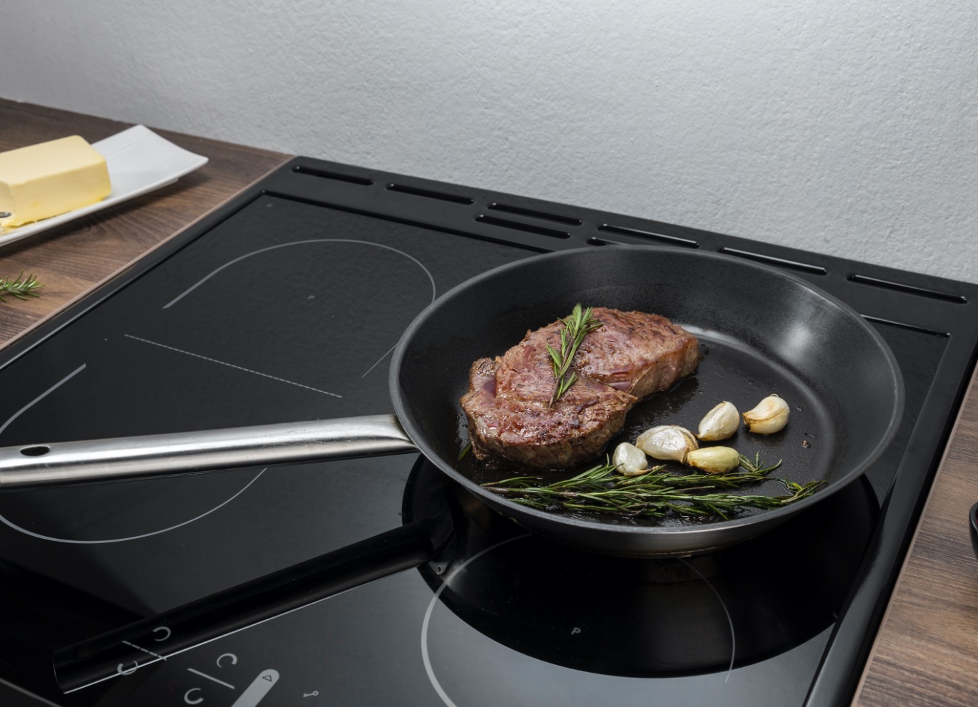 Hisense HI65222BB Induction Hobs feature image
