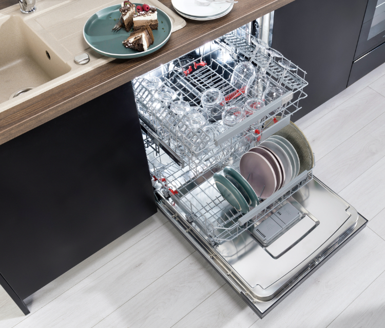 Hisense Integrated Dishwasher HV672C60UK - Fast Cleaning